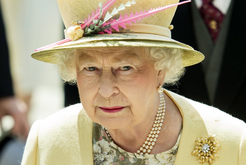 кралица елизабет живеем вечно спасим света заради децата внуците