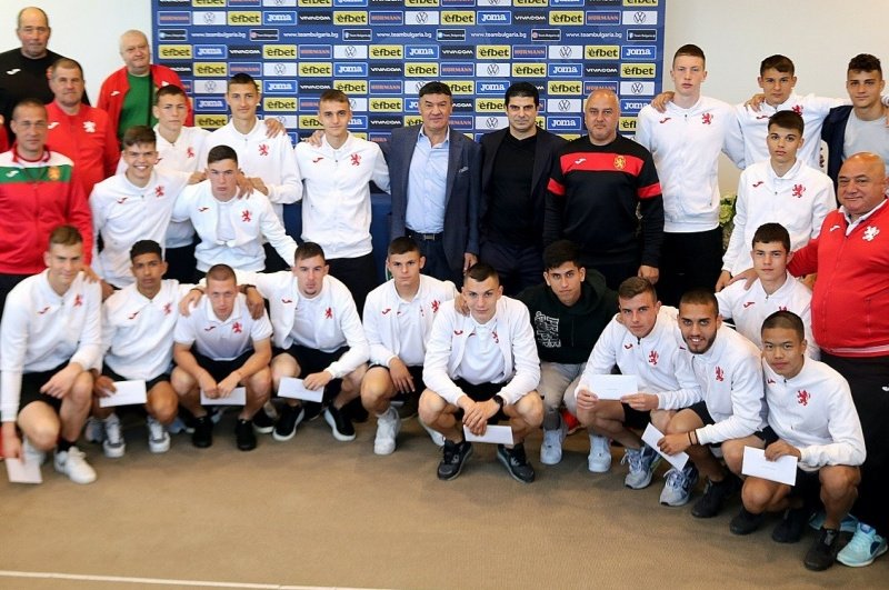боби михайлов пожела успех юношеския национален отбор евро 2022