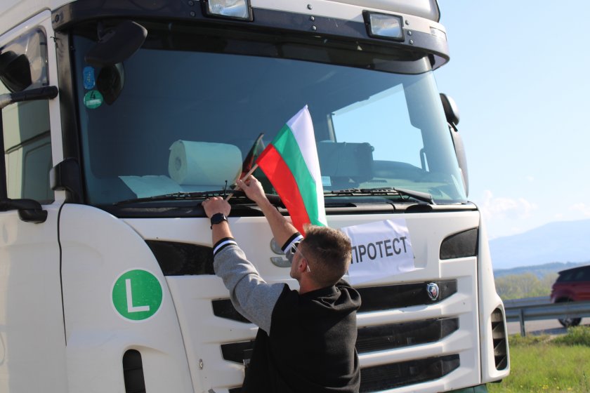 На среща между правителството и транспортния бранш днес ще се