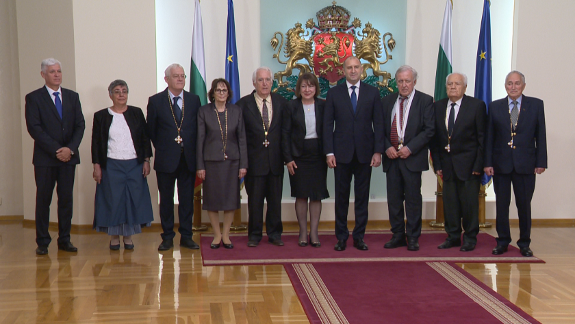 В навечерието на 24 май президентът удостои с висши държавни отличия изтъкнати български учени