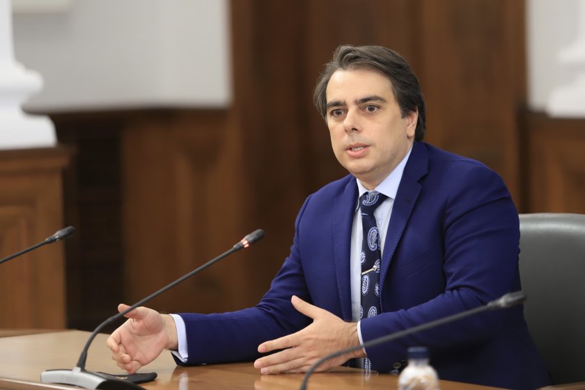 Вицепремиерът и министър на финансите Асен Василев поиска Европейската комисия