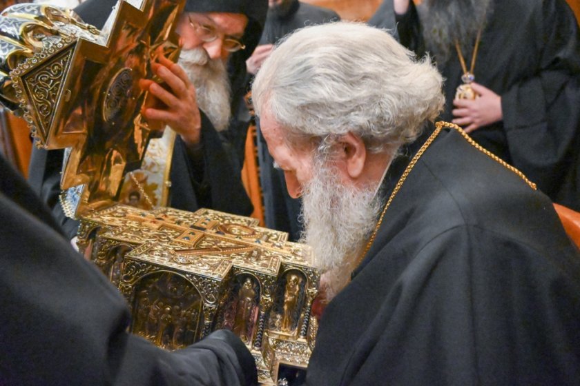 патриарх неофит поклони мощите кирил методий снимки