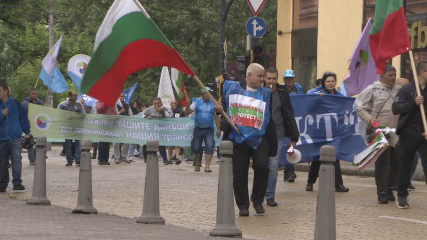 Служителите в градския транспорт протестираха в столицата