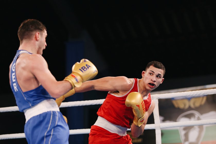 радослав росенов нокаутира румънец полуфиналите европейското бокс младежи