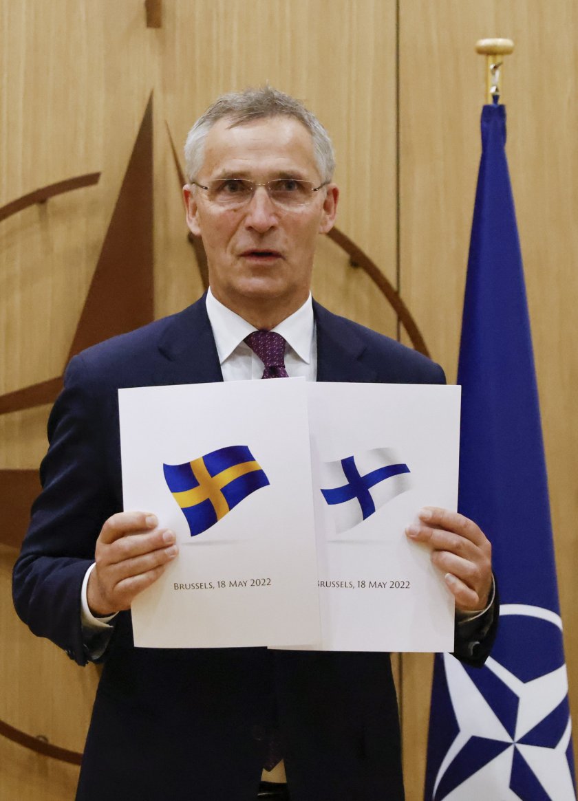 Швеция и Финландия заедно подадоха молби за присъединяване към НАТО.