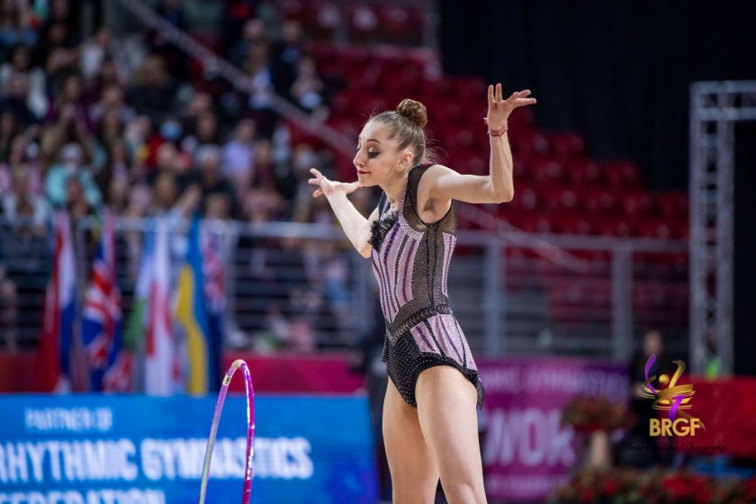 боряна калейн поведе многобоя световната купа художествена гимнастика памплона