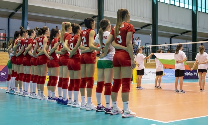 българия загуби италия играе евроволей 2022 жени години