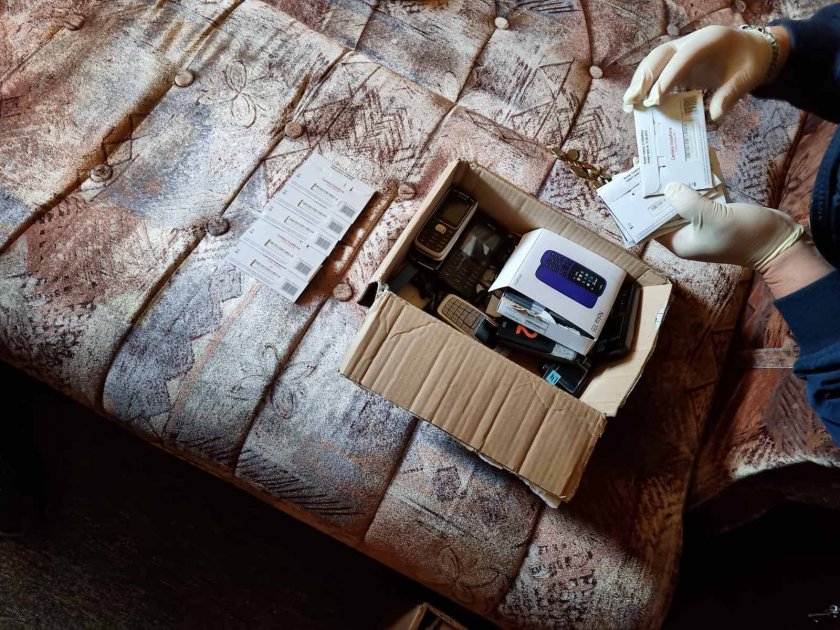 7 души са задържани за телефонни измами при операция на