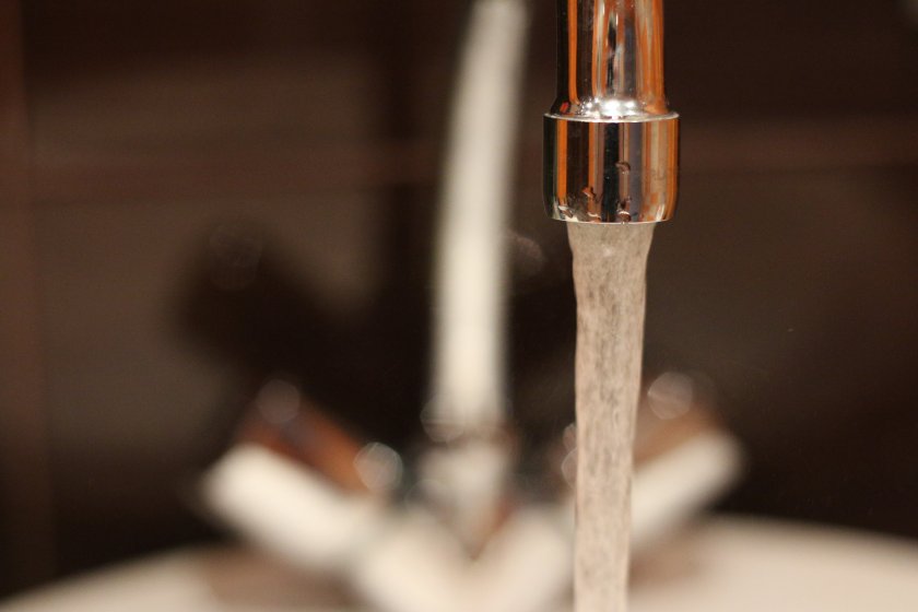 КЕВР обсъжда цените на топлата вода и парното от юли