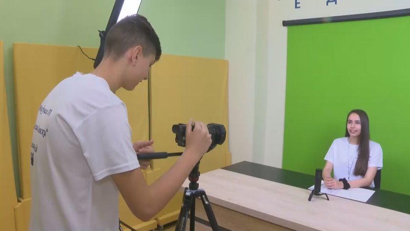 Ученическа телевизия подготвя бъдещи журналисти във Велинград