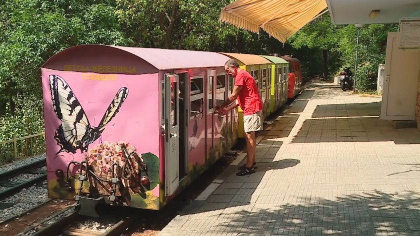 Първата детска железница у нас става на 60 години