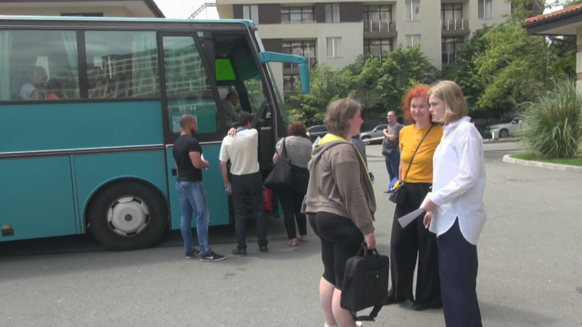 Втори ден от организацията по масовото преместване на украинските бежанци
