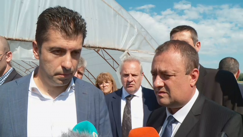 Премиерът Кирил Петков се среща със земеделски производители в Садово,
