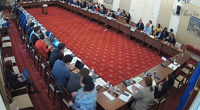 Бюджетната комисия прие за първо четене актуализацията на бюджета на ДОО