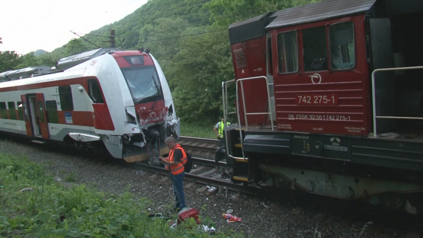 Две тежки влакови катастрофи в Европа през изминалата нощ. ,
