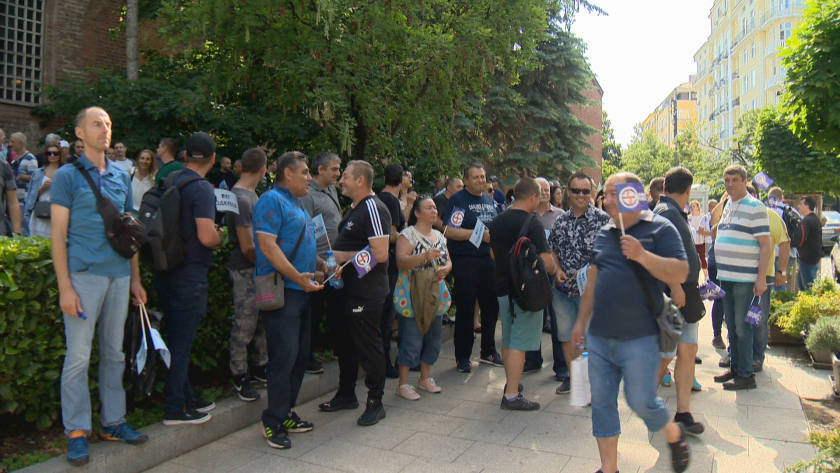 Протест на енергетици от Топлофикация София пред Столичната община, която