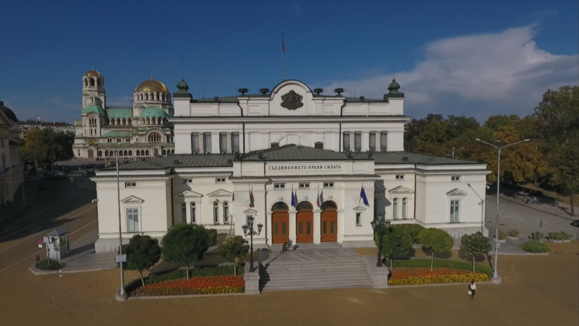 Според оставащите в коалицята партии БСП и Демократична България това