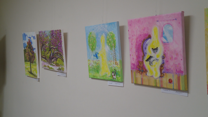 Спасена пролет - така се казва изложба, направена от украински