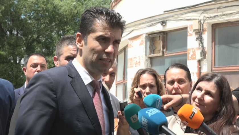 Премиерът Кирил Петков е в Трявна, за да се запознае