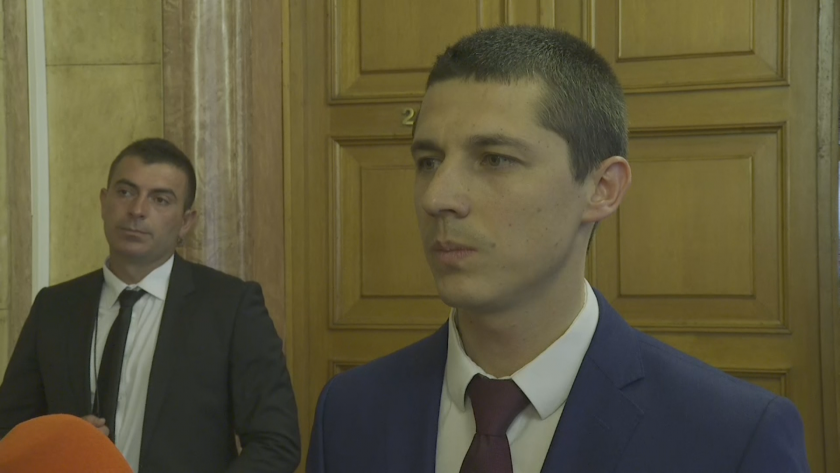 Няма да бъде лесно, ако вотът на недоверие не мине.