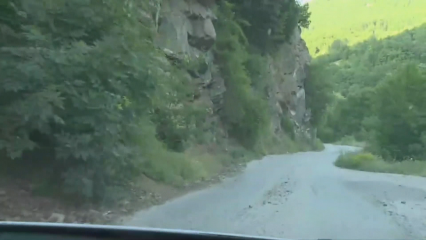 Опасен е пътят между село Сушица и община Симитли заради