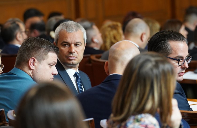 остри реакции парламента изгонването руски дипломати