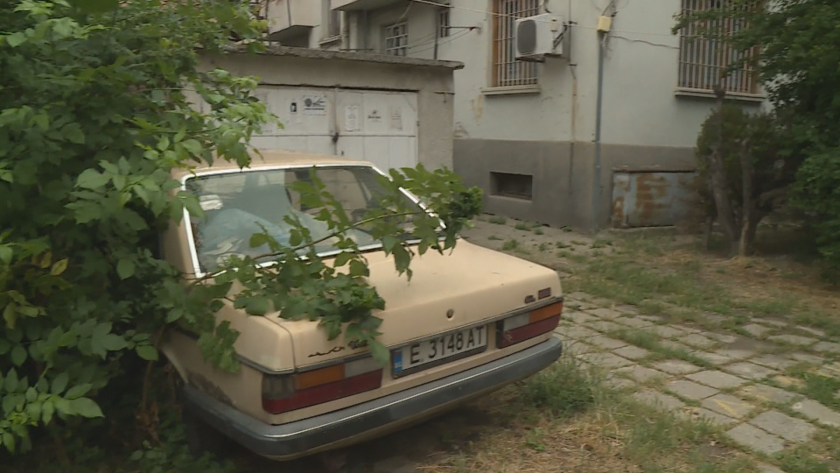 В Благоевград започна кампания по премахването на излезли от употреба