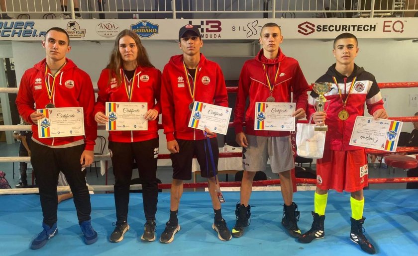 титла четири медала българските боксьори турнир румъния