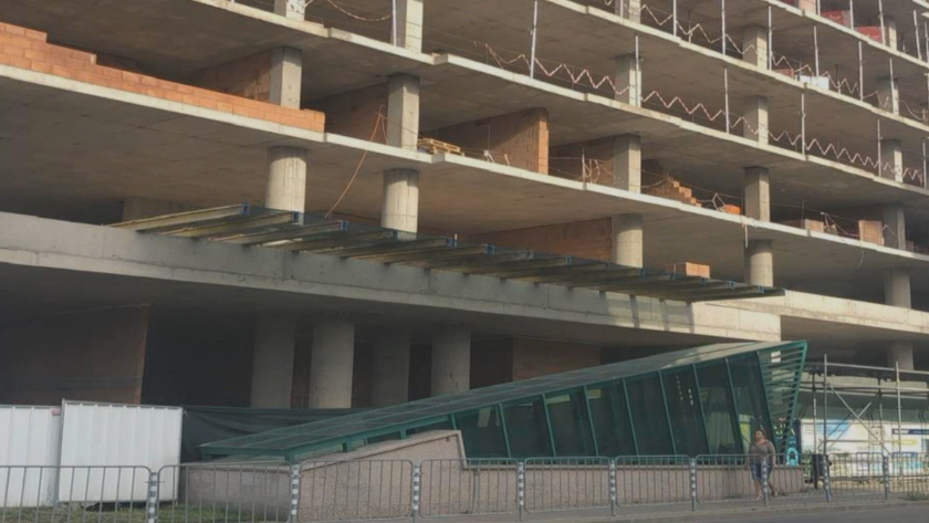 Абсурден казус: Как нова сграда се оказа "залепена" за метространцията в "Дружба"
