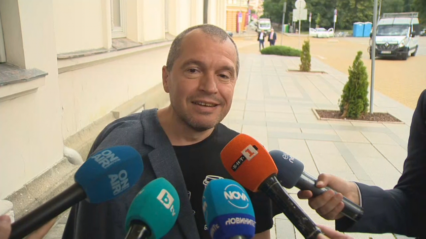 Тук не сме да си правим удоволствие един на друг,