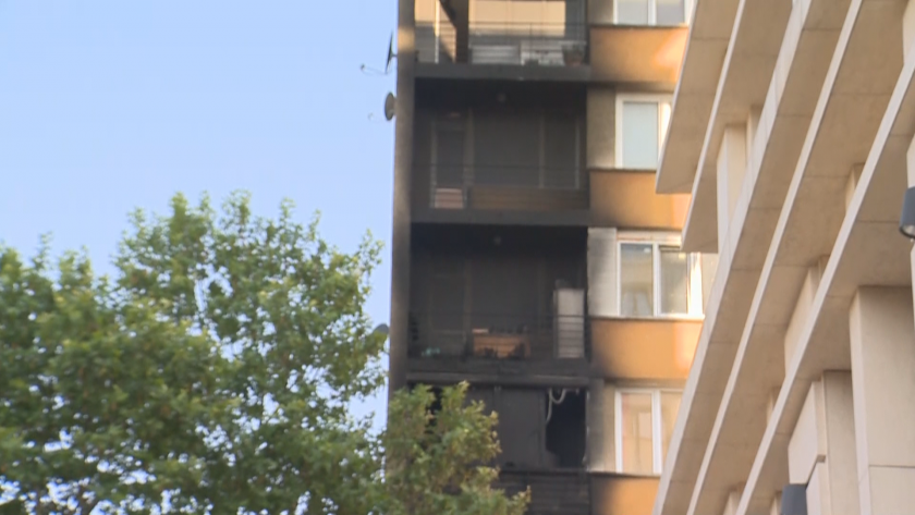 Пожар избухна в столичния квартал Иван Вазов. Сигналът е подаден