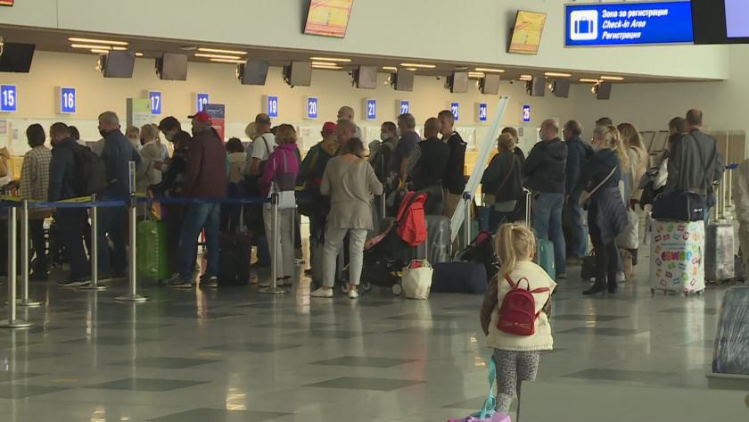 Без печати на международните паспорти. До две години ще отпадне