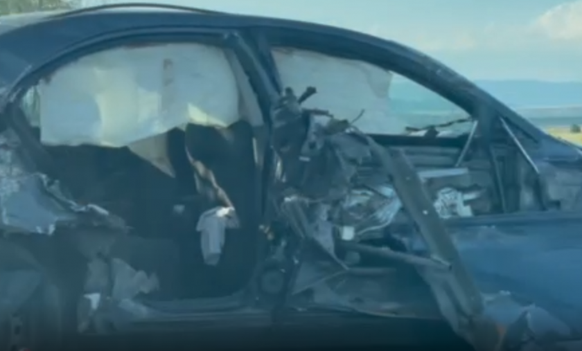 Катастрофа между тир и лек автомобил стана на на АМ