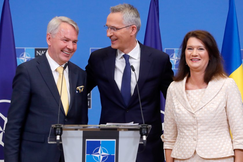 Швеция и Финландия подписаха протоколи за присъединяване към НАТО