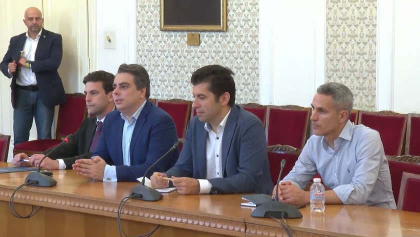 След оставката на кабинета и предложението за нов премиер в