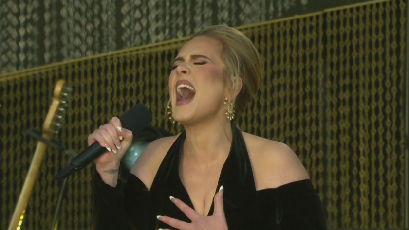 Емоционално завръщане на Адел след 5-годишно прекъсване. Британската поп звезда