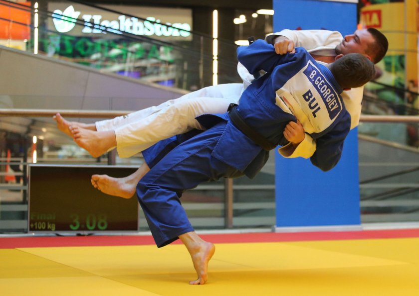 Двукратният световен шампион по джудо Николоз Шеразадашвили спря Борис Георгиев