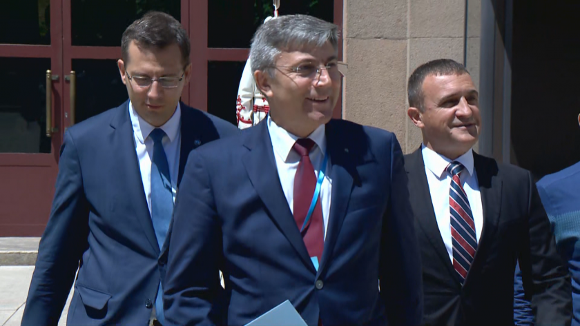 Мустафа Карадайъ: Политическата логика диктува, че ще има предсрочни избори