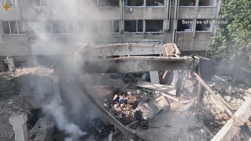 Сградите на два университета в украинския град Николаев бяха поразени