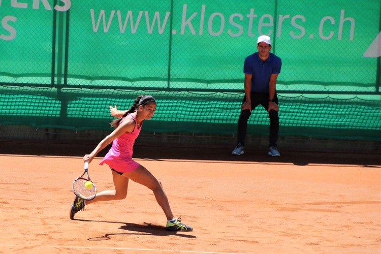 Българските тенисистки Изабелла Шиникова, Джулия Терзийска и Ани Вангелова записаха