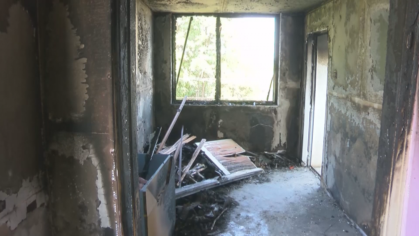 Пожар остави младо семейство от село Ивайло без дом. Огнената