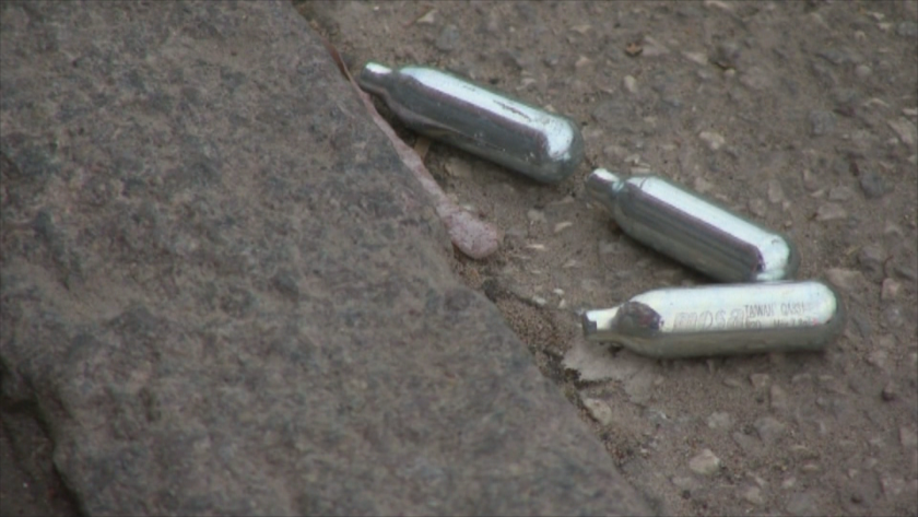 Лекари предупреждават: Флаконите с райски газ засягат най-вече нервната система