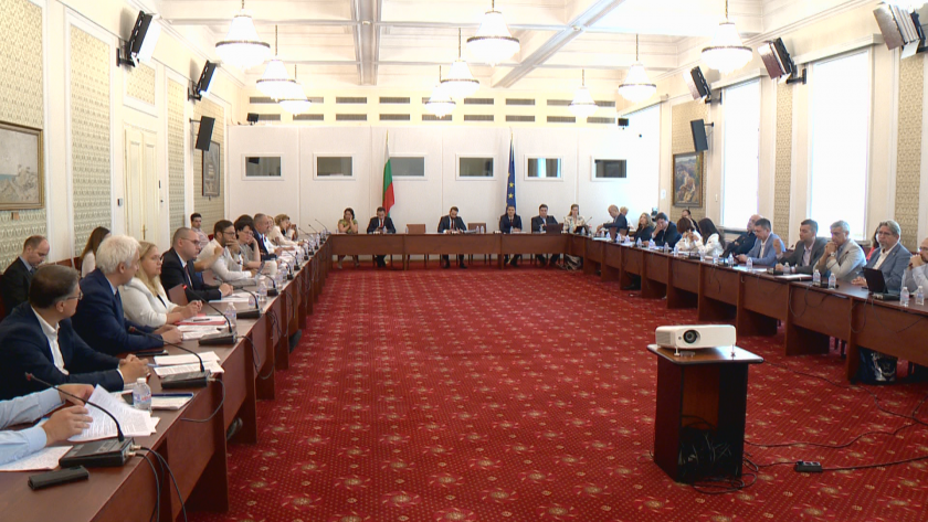 Партиите на противоположни позиции за проекта за нов антикорупционен закон