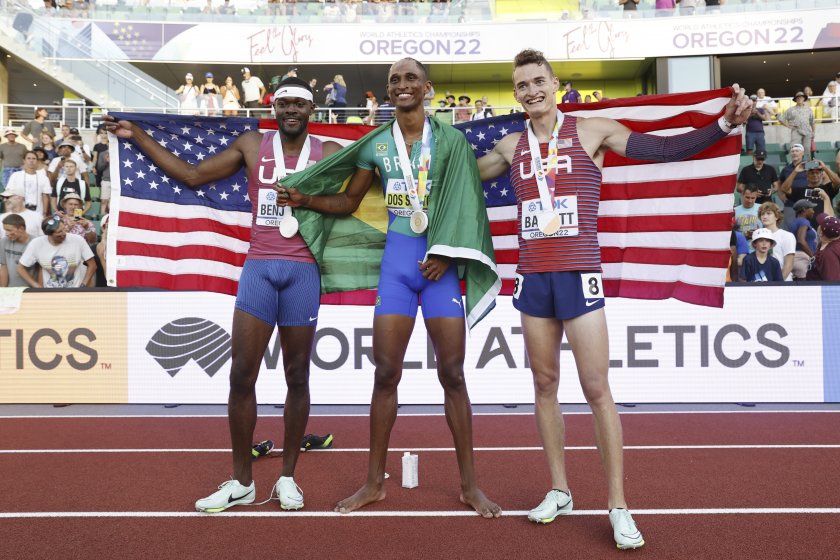 бразилец спечели световната титла 400 метра препятствия