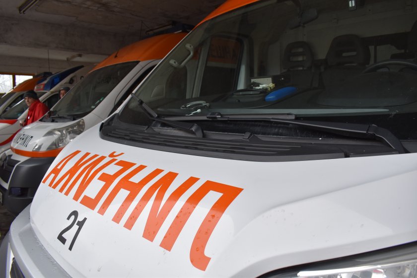 Четирима загинаха при тежък пътен ицидент - два микробуса се