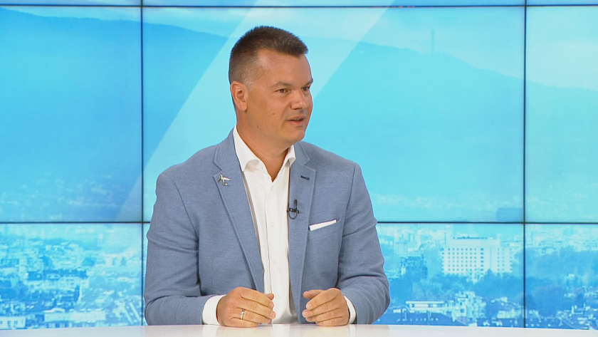 Пилотът Марио Бакалов: Нормализирането на полетите няма да е скоро, билетите ще стават все по-скъпи