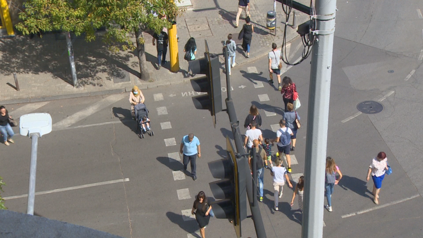 На близо 2/3 от работещите в България не достига заплатата,