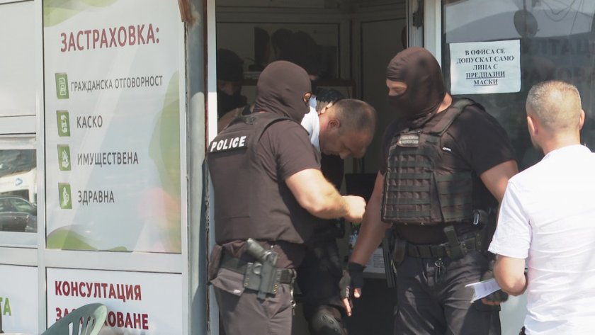 Обвинения за 6 лица след вчерашната акция в Бургас срещу
