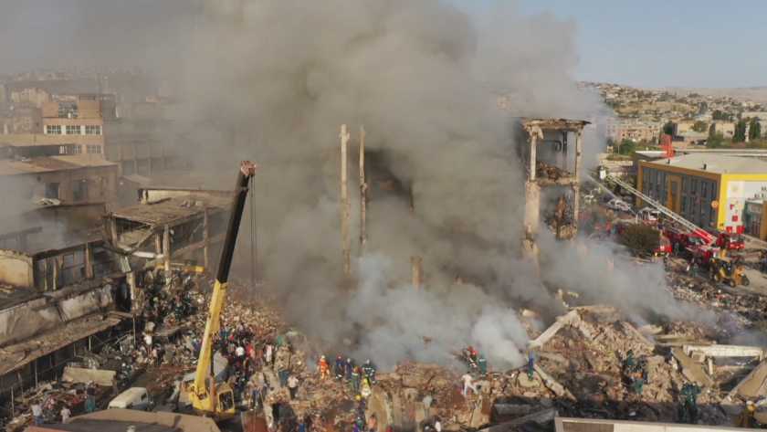 Издирването на пострадали и потушаването на огъня след взрива на