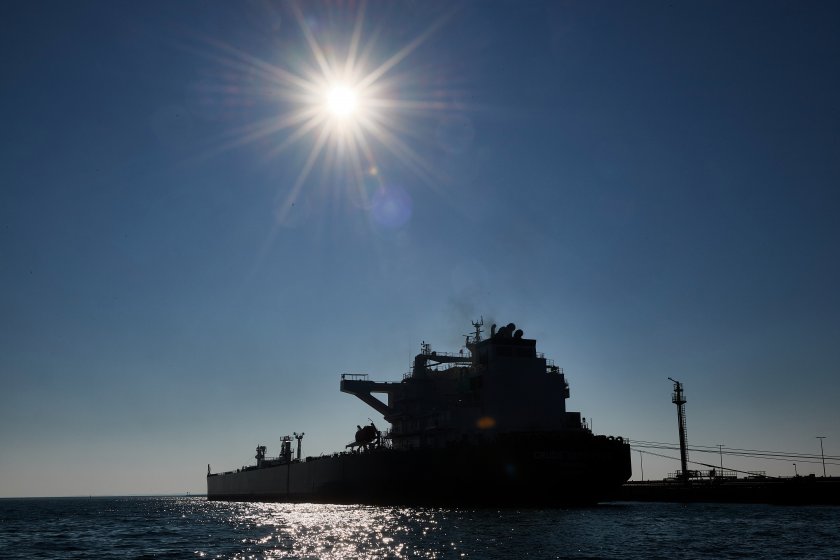 България получи отказ за удължаване на офертата за 7-те танкера втечнен газ, срокът изтича утре